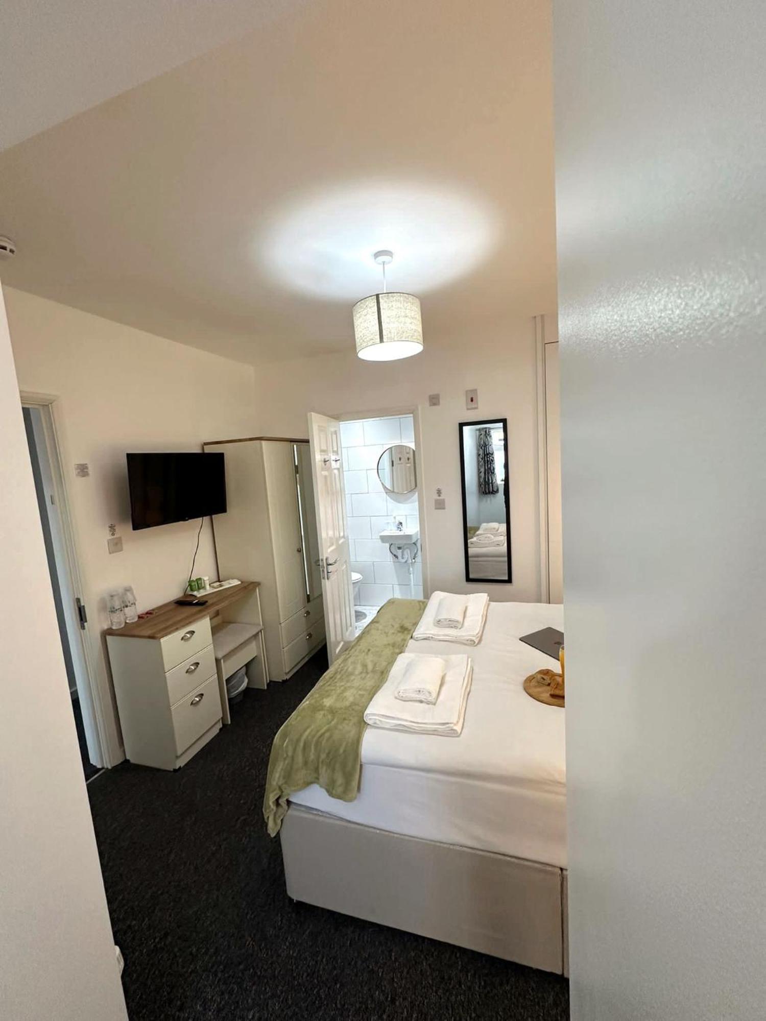 Newmarket Road Studios And Suites By Tas Accommodations ケンブリッジ エクステリア 写真