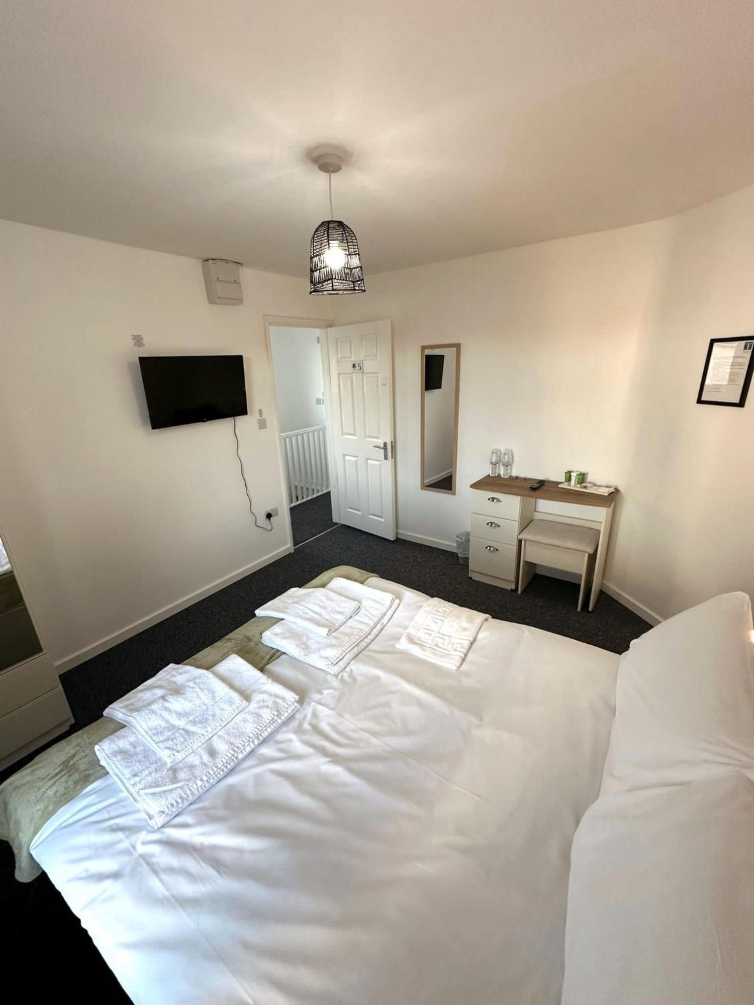 Newmarket Road Studios And Suites By Tas Accommodations ケンブリッジ エクステリア 写真